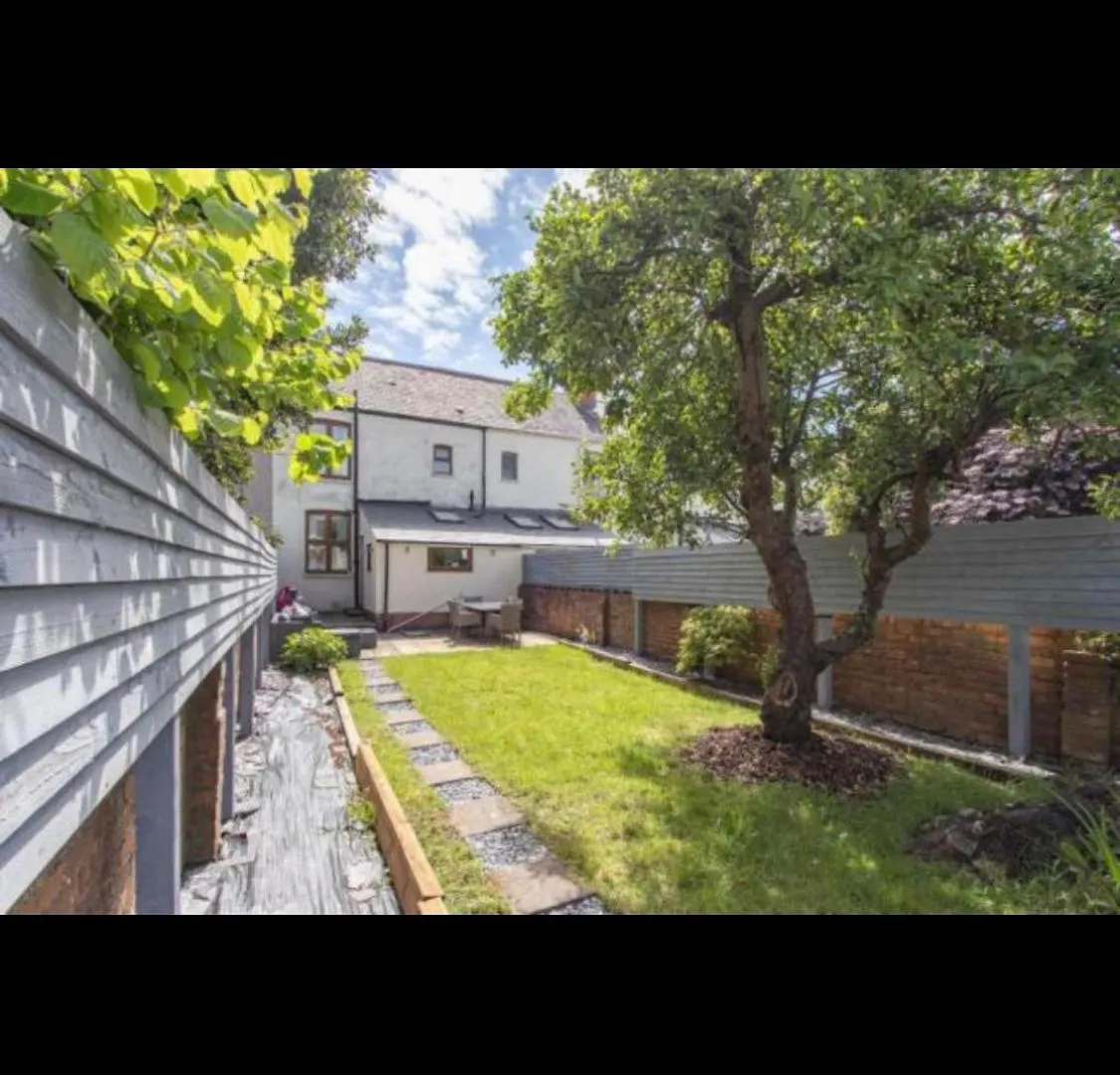 Laytonia Avenue Villa Cardiff United Kingdom